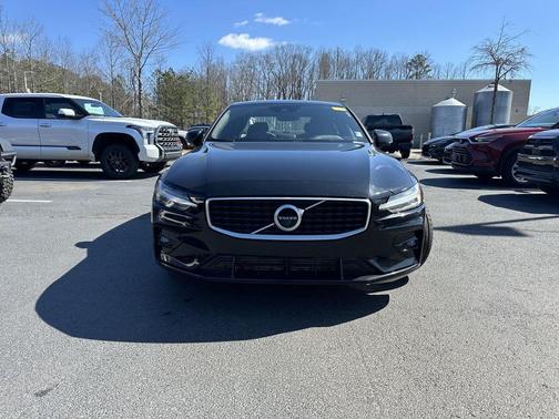2019 Volvo S60 T5 R-Design