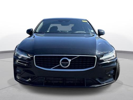 2019 Volvo S60 T5 R-Design