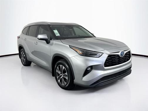 2024 Toyota Highlander Hybrid XLE