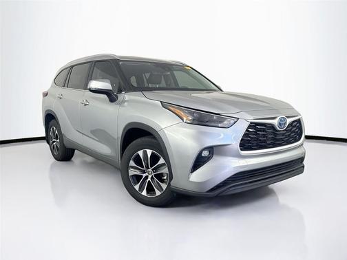 2024 Toyota Highlander Hybrid XLE