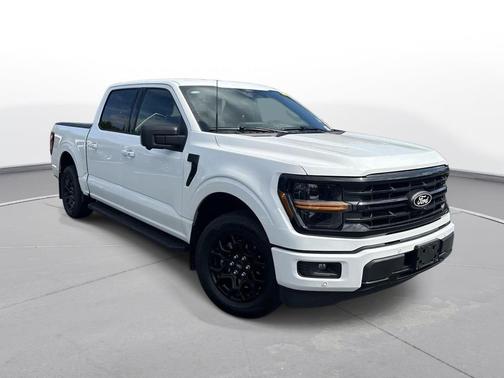 Oxford White 2025 Ford F-150 XLT