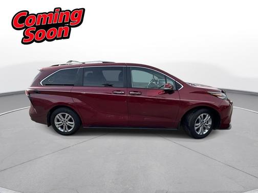 2022 Toyota Sienna Platinum
