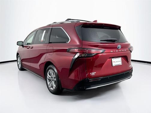 2022 Toyota Sienna Platinum