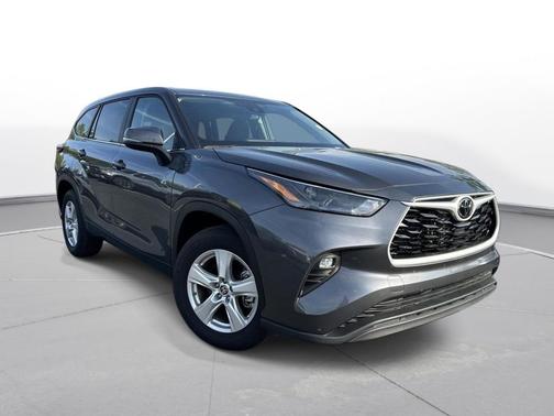 Magnetic Gray Metallic 2025 Toyota Highlander LE