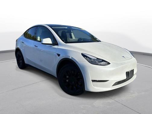 Pearl White Multi-Coat 2023 Tesla Model Y Long Range Dual Motor All-Wheel Drive