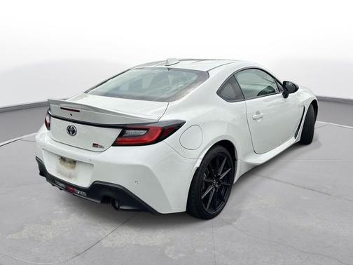 Halo 2022 Toyota GR86 Premium