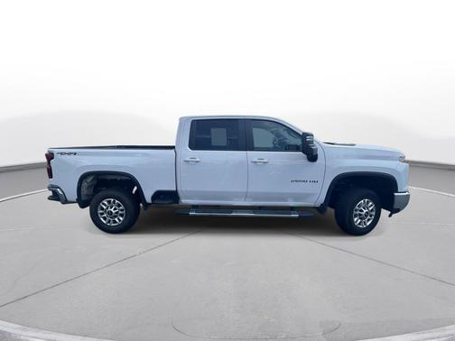 Summit White 2025 Chevrolet Silverado 2500 LT