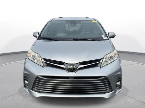 2019 Toyota Sienna XLE