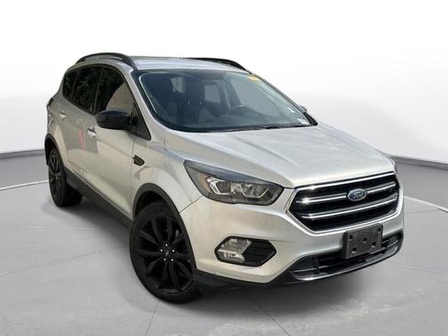 Ingot Silver 2018 Ford Escape SE