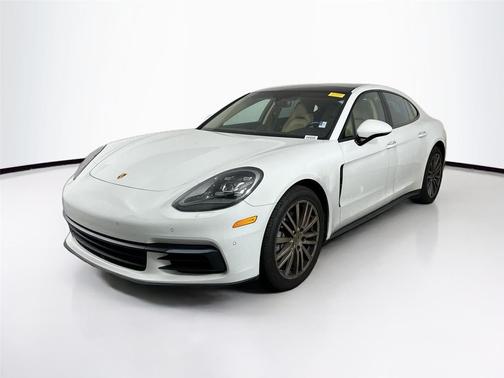 2017 Porsche Panamera 4