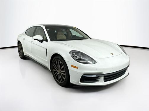 2017 Porsche Panamera 4