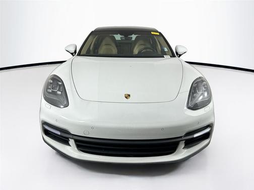 2017 Porsche Panamera 4