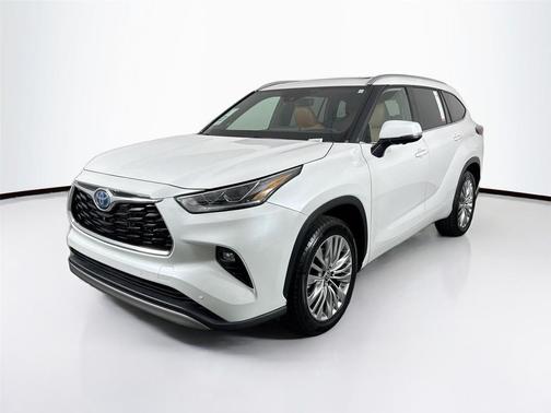 Wind Chill Pearl 2024 Toyota Highlander Hybrid Platinum