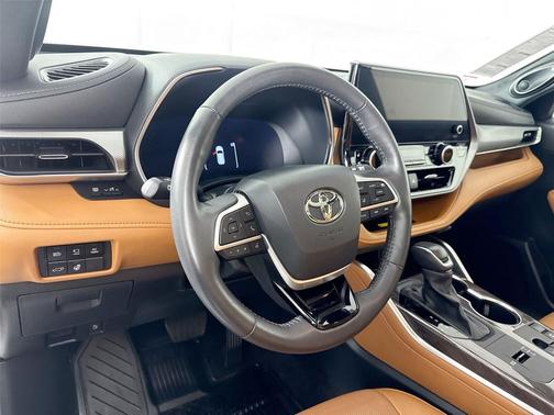 Wind Chill Pearl 2024 Toyota Highlander Hybrid Platinum