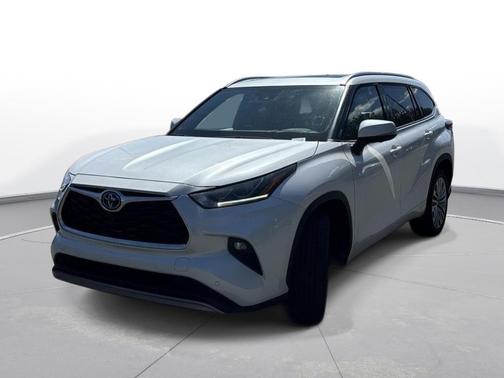 Wind Chill Pearl 2024 Toyota Highlander Hybrid Platinum