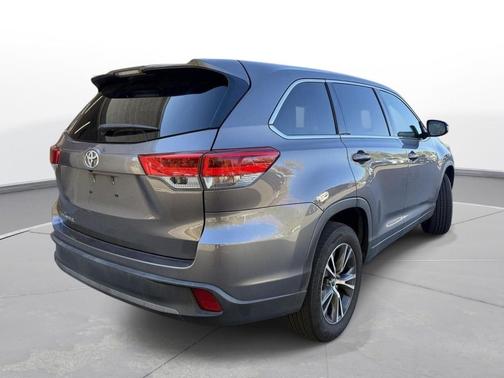 2017 Toyota Highlander LE