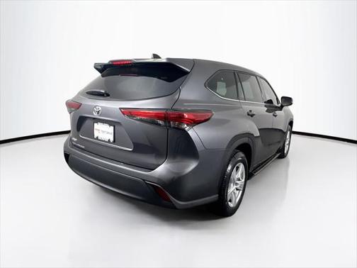 2022 Toyota Highlander L