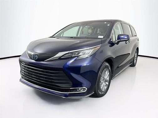 2022 Toyota Sienna XLE