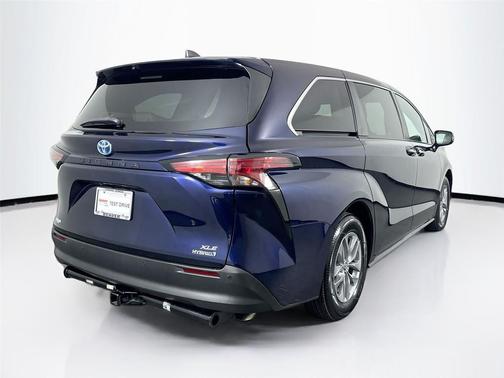2022 Toyota Sienna XLE