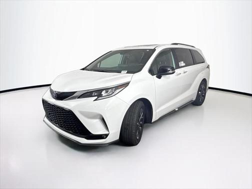 2024 Toyota Sienna XSE 7 Passenger
