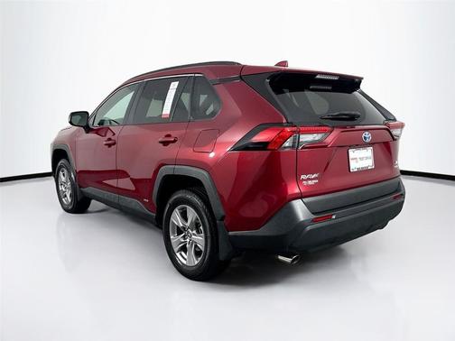 2022 Toyota RAV4 Hybrid XLE