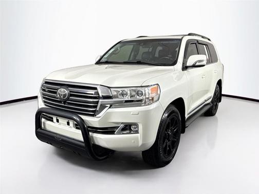 2017 Toyota Land Cruiser Base