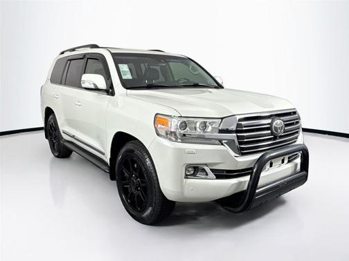 2017 Toyota Land Cruiser Base