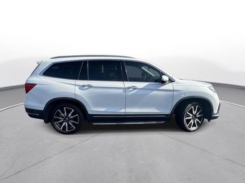 2022 Honda Pilot Touring 8-Passenger