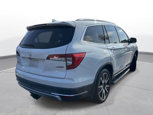 2022 Honda Pilot Touring 8-Passenger