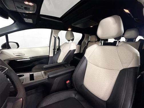 2025 Toyota Sienna Limited