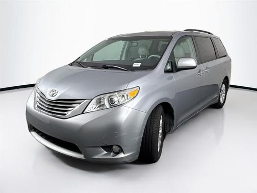 2013 Toyota Sienna XLE