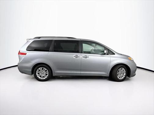 2013 Toyota Sienna XLE