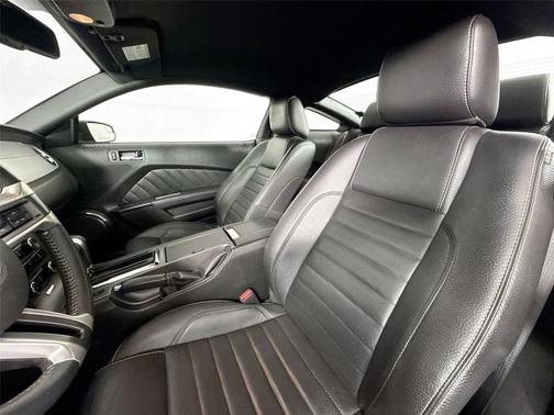 Ebony 2011 Ford Mustang V6