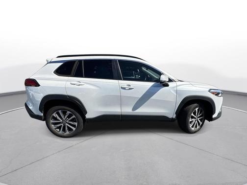 Wind Chill Pearl 2022 Toyota Corolla Cross XLE