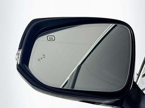 2023 Toyota Sienna XSE 7 Passenger