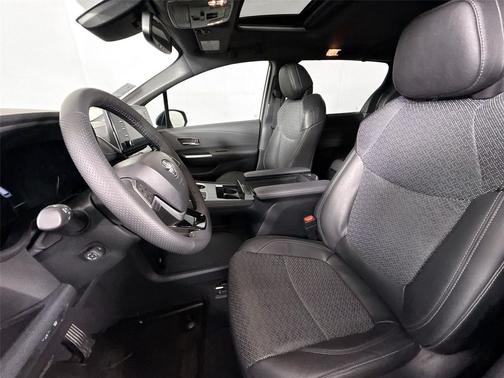 2023 Toyota Sienna XSE 7 Passenger