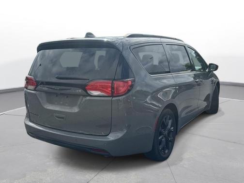 Ceramic Gray Clearcoat 2020 Chrysler Pacifica Touring-L Plus