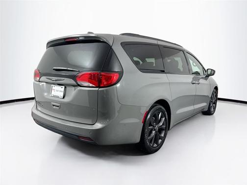 Ceramic Gray Clearcoat 2020 Chrysler Pacifica Touring-L Plus
