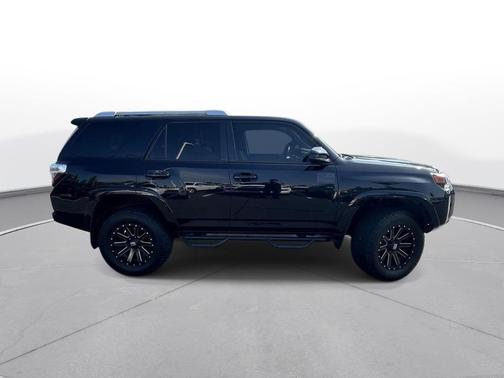 Midnight Black Metallic 2017 Toyota 4Runner SR5
