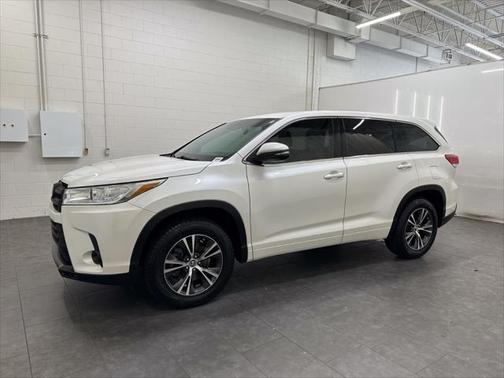 2018 Toyota Highlander LE I4