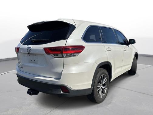 2018 Toyota Highlander LE I4