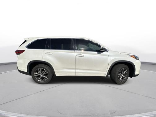 2018 Toyota Highlander LE I4