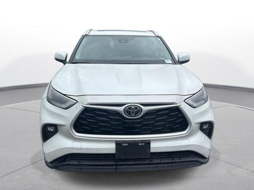 Wind Chill Pearl 2025 Toyota Highlander XLE