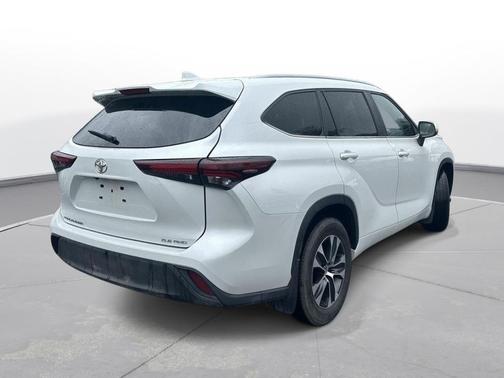 Wind Chill Pearl 2025 Toyota Highlander XLE