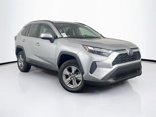 2022 Toyota RAV4 Hybrid XLE
