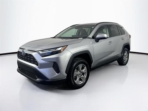 2022 Toyota RAV4 Hybrid XLE