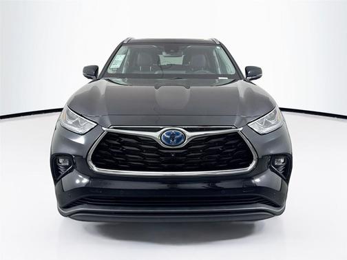 Midnight Black Metallic 2024 Toyota Highlander Hybrid Limited