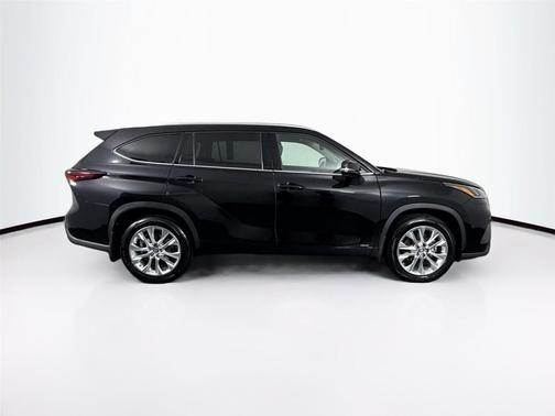 Midnight Black Metallic 2024 Toyota Highlander Hybrid Limited