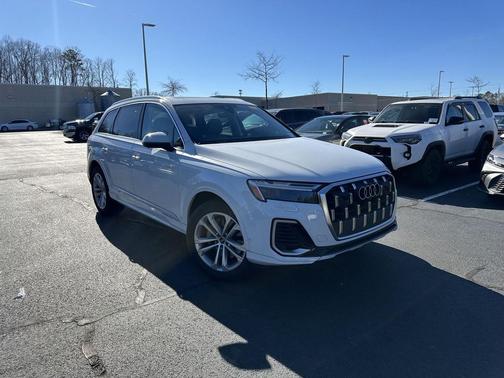 2025 Audi Q7 45 Premium