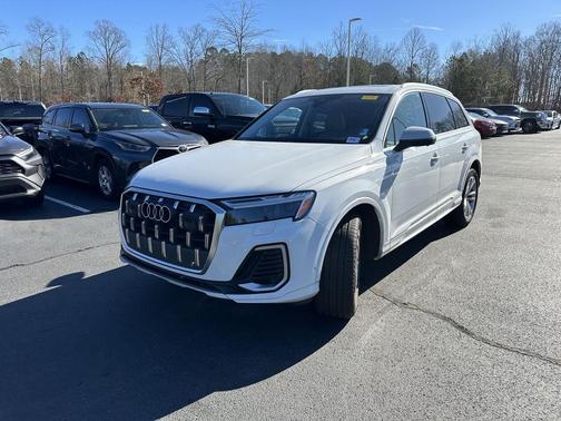 2025 Audi Q7 45 Premium